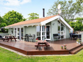 Lovely Holiday Home in Frederikshavn with Terrace